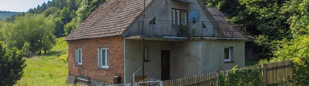 Dom w rzykach z terenami zielonymi
