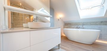 Dwupoziomowy apartament , 5 pokoi, przy łazienkach