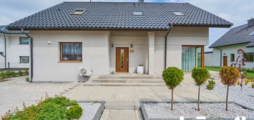 Komfortowy dom z osobnym mieszkaniem/biurem