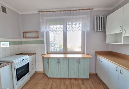 2 pokoje z balkonem na 1 piętrze + piwnica,strych