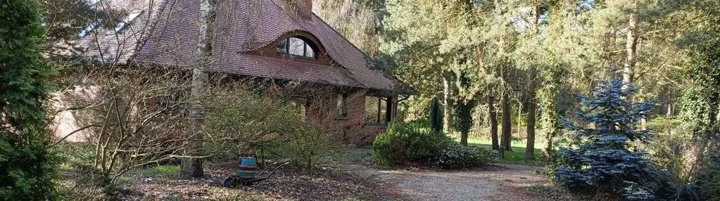 Dom z osobnym garażem, przy lesie z sadem
