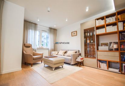 Wysoki standard funkcjonalne/ miejsce p. i komórka