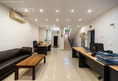 Wyjątkowy dom na biuro z ogrodem na saskiej kępie