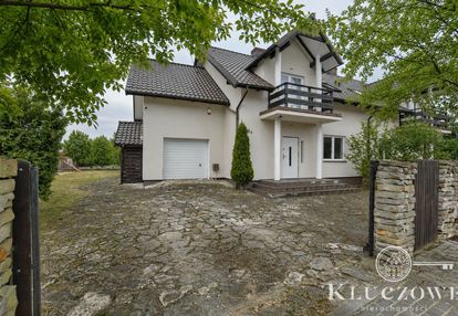 Bliźniak, narożna działka, 4 pokoje, garaż, taras.