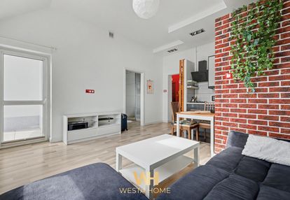 Dwa pokoje, balkon, miejsce parkingowe. gocław.