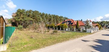 Działka granicząca z lasem, niedaleko morza,