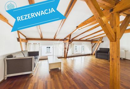 Klimatyczne, przestronne mieszkanie na poddaszu