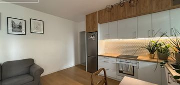 Wysoki standard/balkon/miejsce postojowe