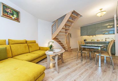 Dwupoziomowy apartament z bliskością morza