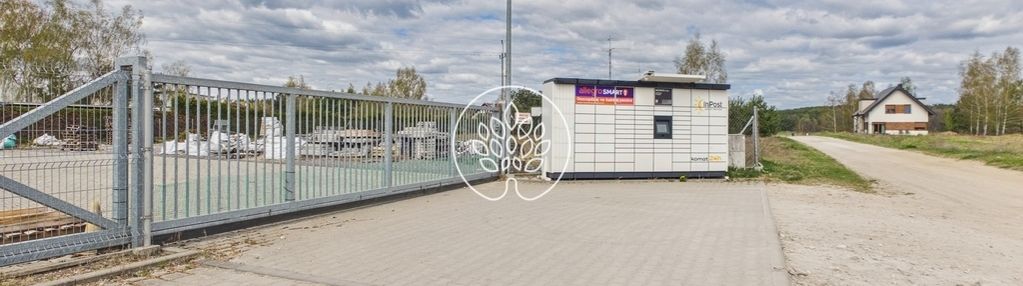 Widoczna działka | paczkomat –