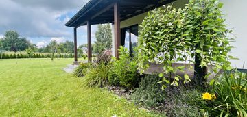 Dom na mazurach nad jeziorem, winiec