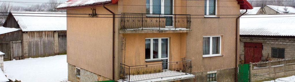 Dom z dużą działką.