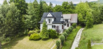 Posiadłość przy 4 szlakach, z widokiem na góry