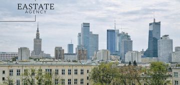 Dwustronne/ balkon / metro / plac bankowy /parking