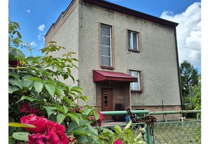 Dom z potencjałem blisko lasu w laskach