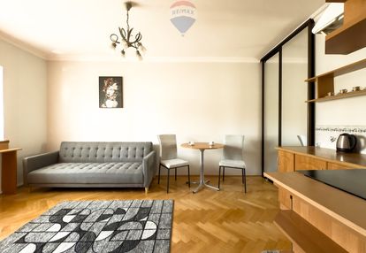 2-pok. w kamienicy przy placu bankowym