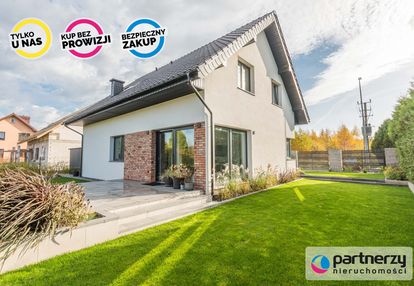 Ładny oszczędny dom, pompa-panele pv-rekuperacja