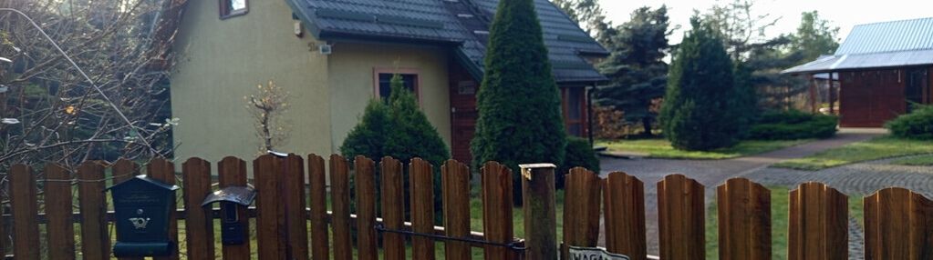 Dom w otoczeniu lasów/ działka 32 arów
