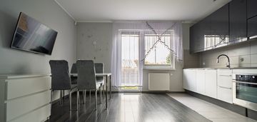 Mieszkanie 2 pokoje, ogródek 50m², blisko morza.