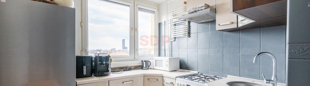 Dwa rozkładowe pokoje na hubach z ładnym widokiem.