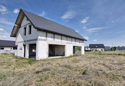 Bliżniak w stanie surowym otwartym, w pszennie.