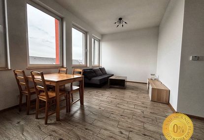 2600 zł + media (klimatyzacja)