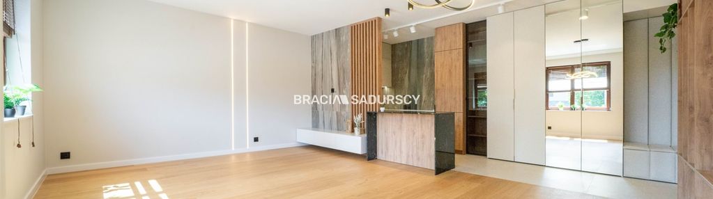 Wola justowska apartament z miejscem postojowym