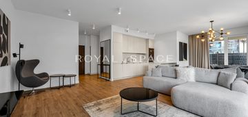 Apartament z prywatnym ogrodem i przeszkleniami!