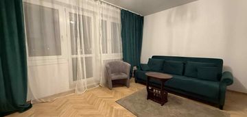 2-pokojowe mieszkanie z dużym balkonem i piwnicą