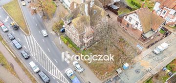 Cała kamienica, centrum wrzeszcza