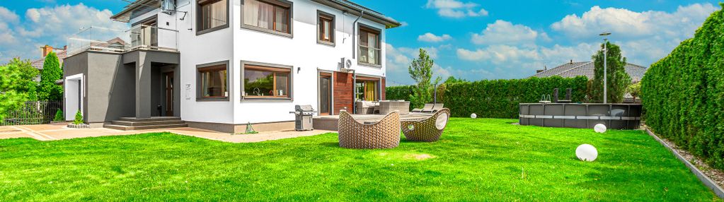 Nowoczesny dom z basenem i jacuzzi