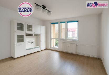 Jasne 2-pokojowe mieszkanie z osobną kuchnią