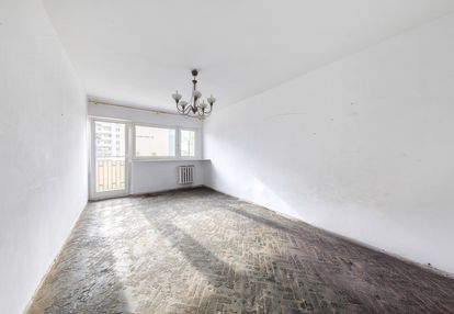 Mieszkanie 3 pok 48,50m2+ balkon -do remontu
