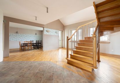 Dwupoziomowe, 6-pokojowe mieszkanie 130 m²