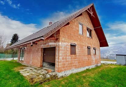 Beskid żywiecki - dom jednorodzinny w hucisku.