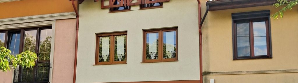 Budynek z mieszkaniem i lokalem usługowym