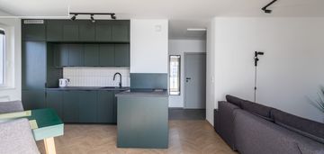 Nowe słoneczne mieszkanie z halą garażową