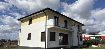 Połowa bliźniaka szczytniki duchowne ul.szmaragdowa
