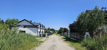 Blisko pkp i lasu, pod domy też bliźniacze