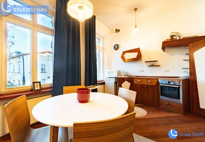 Studio z widokiem na wawel 40m2*ul. barska*3300all