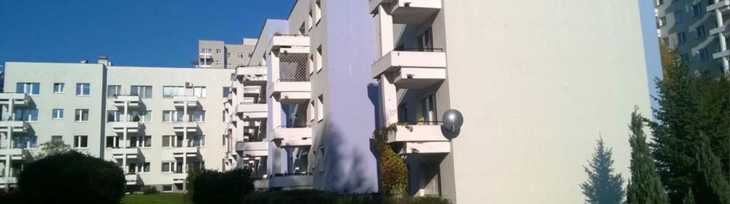 | blisko metra | księga wieczysta | balkon |