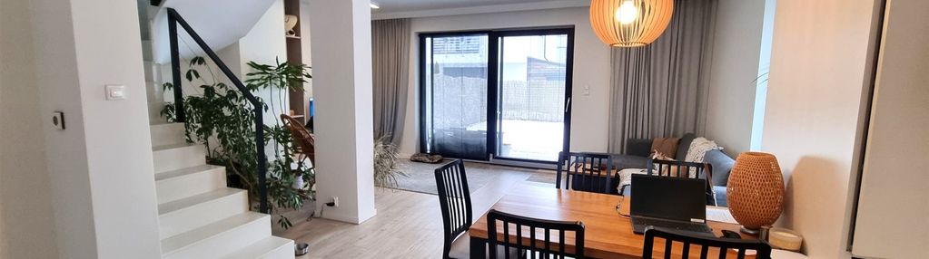 Nowoczesny dom na ogrodzonym osiedlu - arturówek