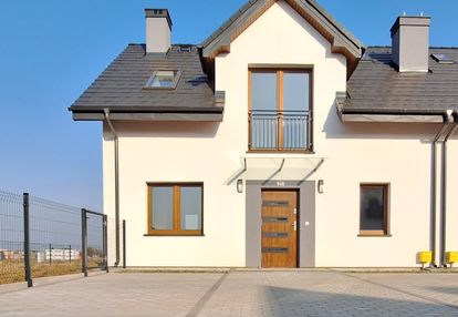 Dom w zabudowie bliźniaczej nad samym morzem!