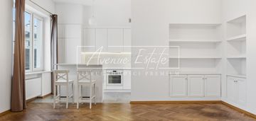 Przestronne mieszkanie w zabytkowej  kamienicy