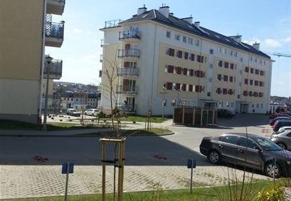 Ładne 2 pokoje z garażem