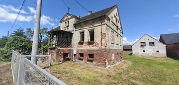 Przestronny dom z dużą stodołą i bud. gospodarczym