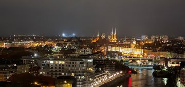 Quorum/954 000 за пакет/ 19 поверх/ вид на місто