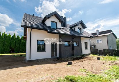 Połowa domu w zabudowie bliźniaczej - zwięczyca