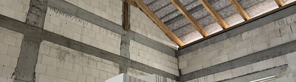 Dwupoziomowe i przestronne mieszkanie w borkowie