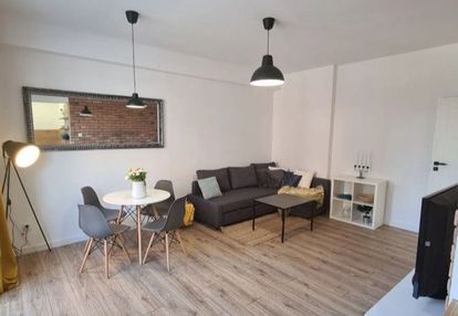 2 pokoje po remoncie, balkon,parking,komórka lok